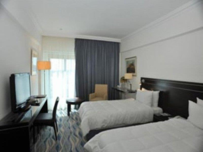 Ramada Hotel & Suites Amman Pokój zdjęcie