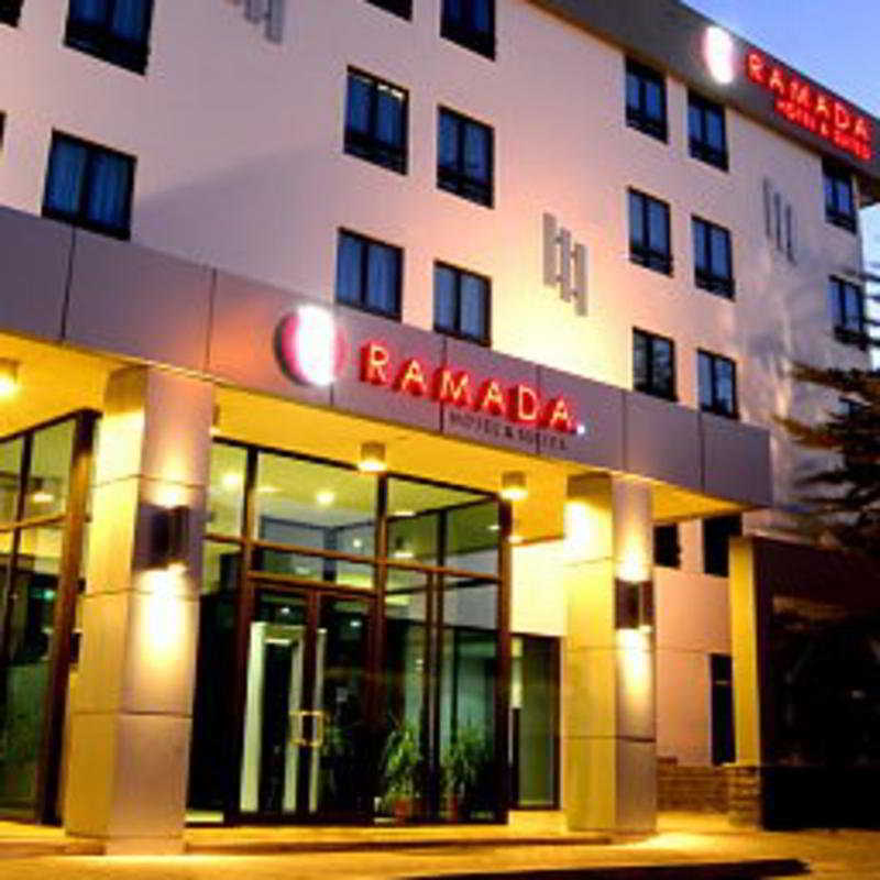 Ramada Hotel & Suites Amman Zewnętrze zdjęcie