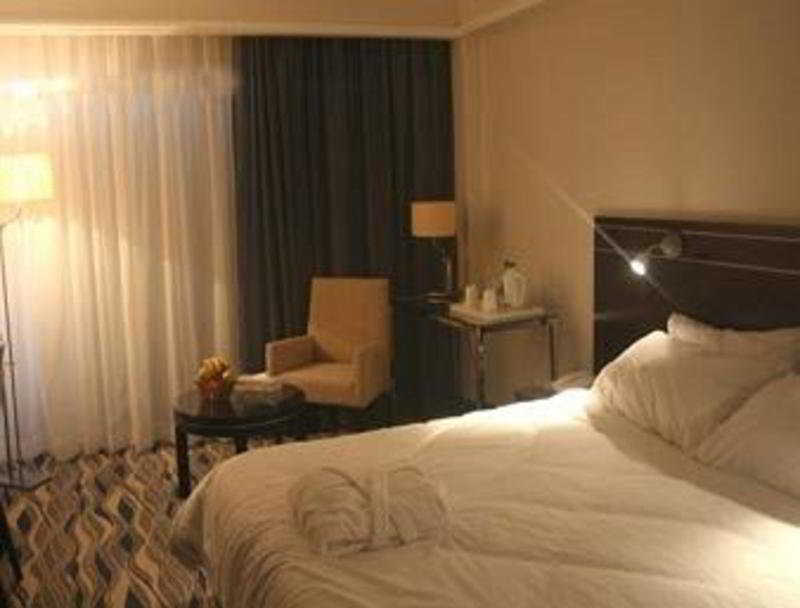 Ramada Hotel & Suites Amman Pokój zdjęcie
